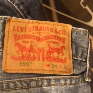 Levi's 559 well taken care of 34x32